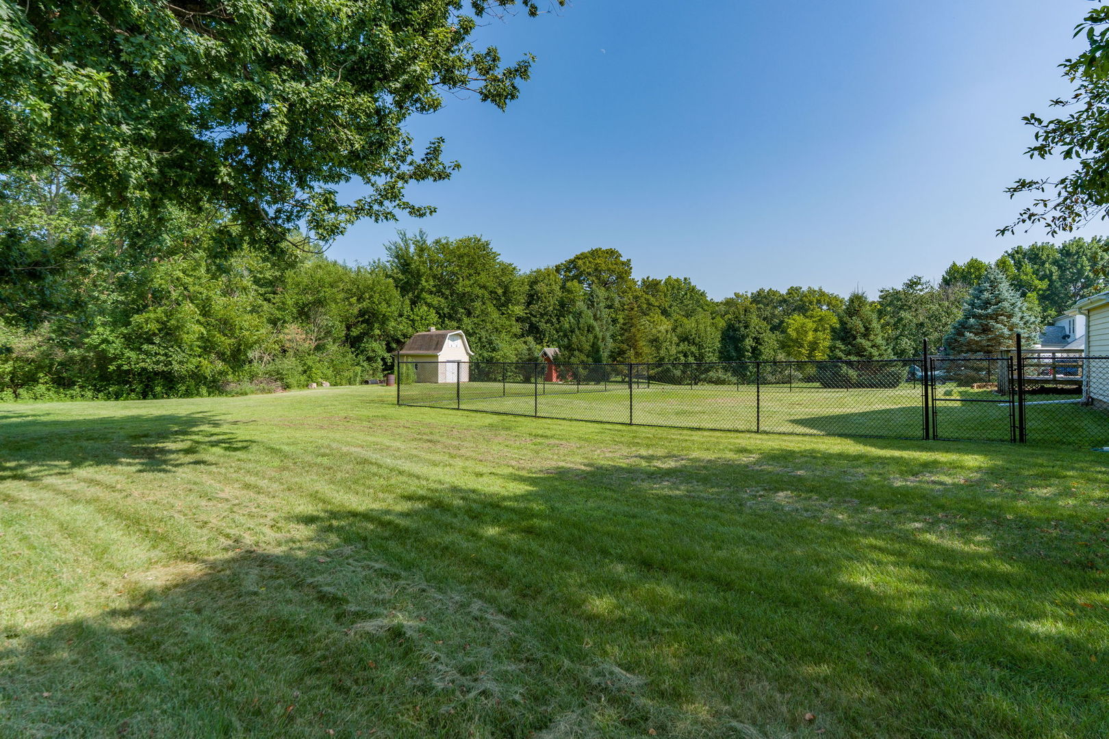 25 WOODCREST Drive