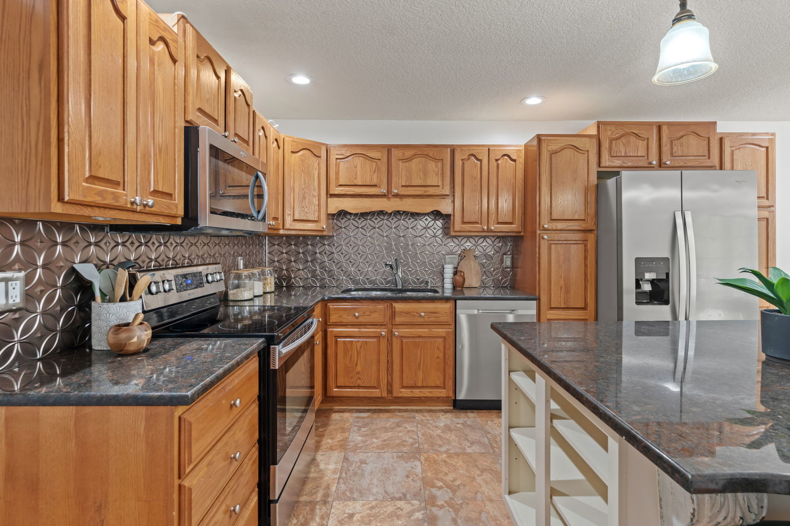 3120 Magnolia Court