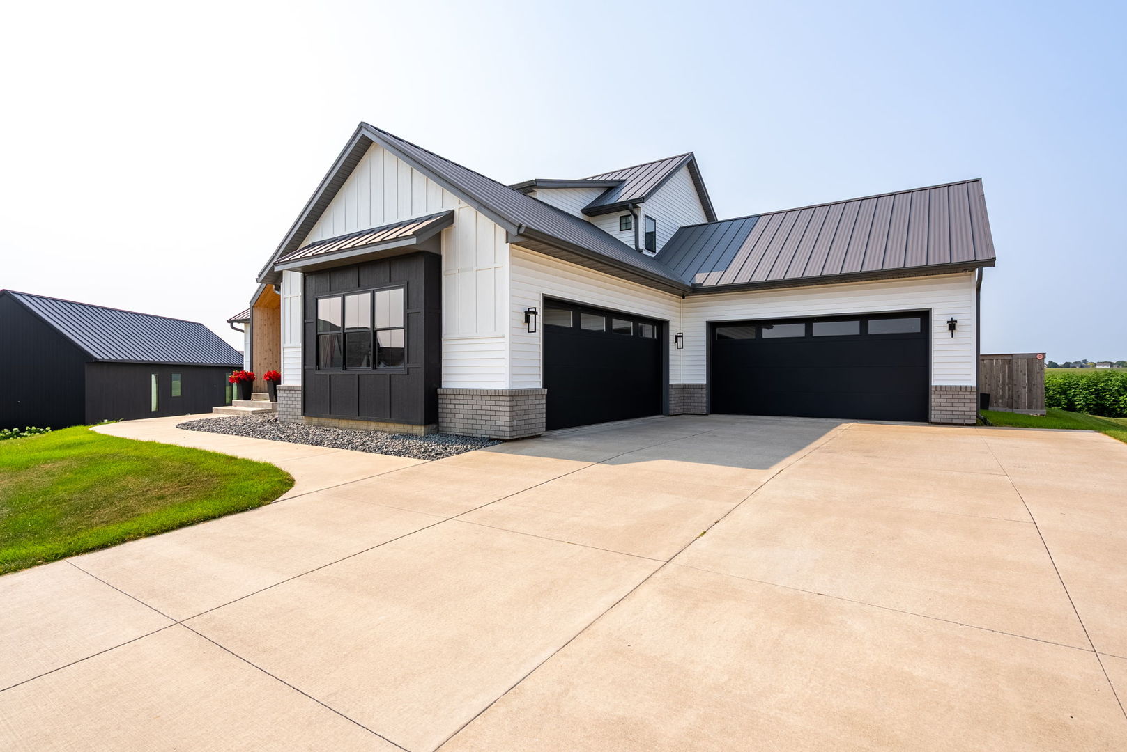 5492 Tucker Trail