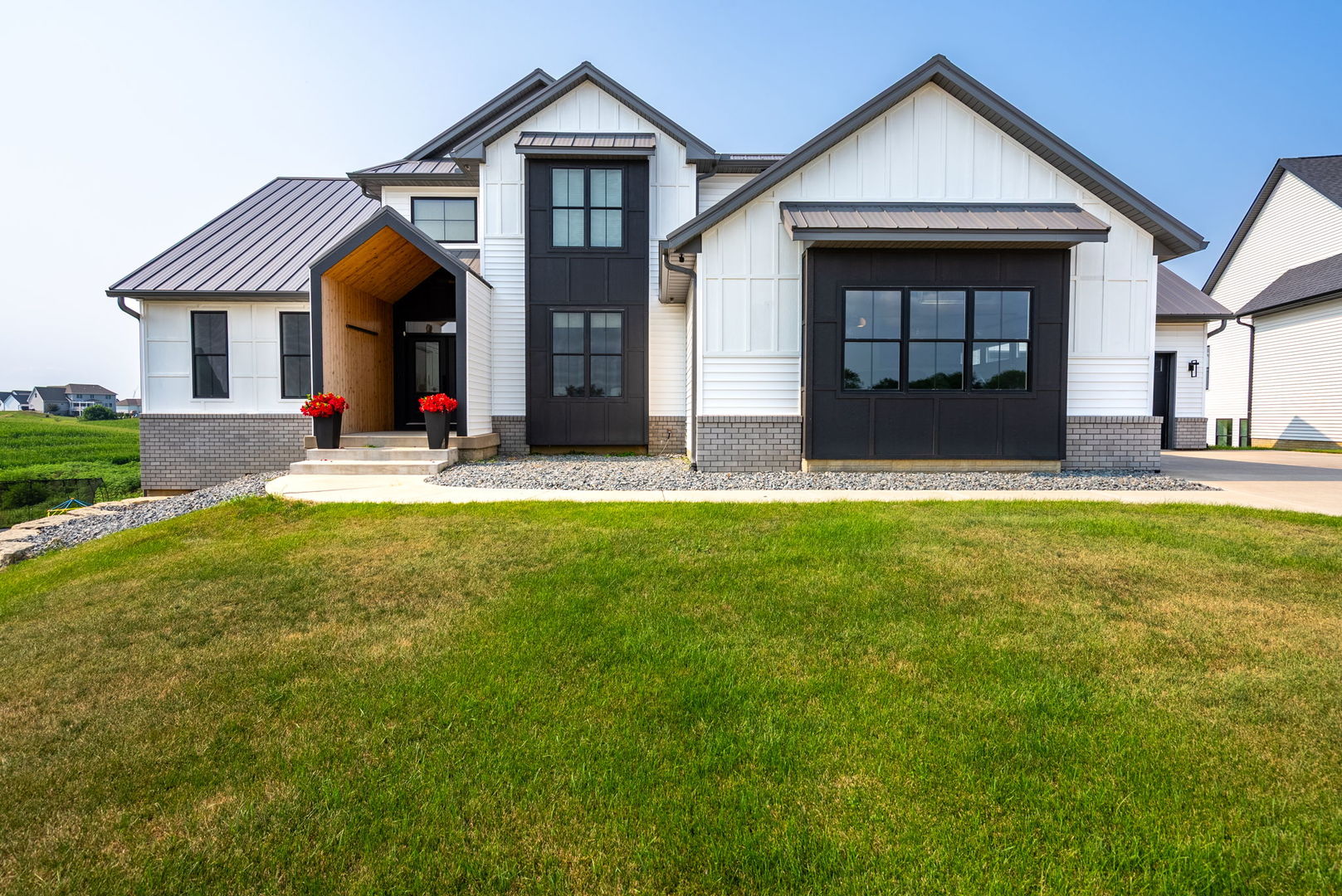 5492 Tucker Trail