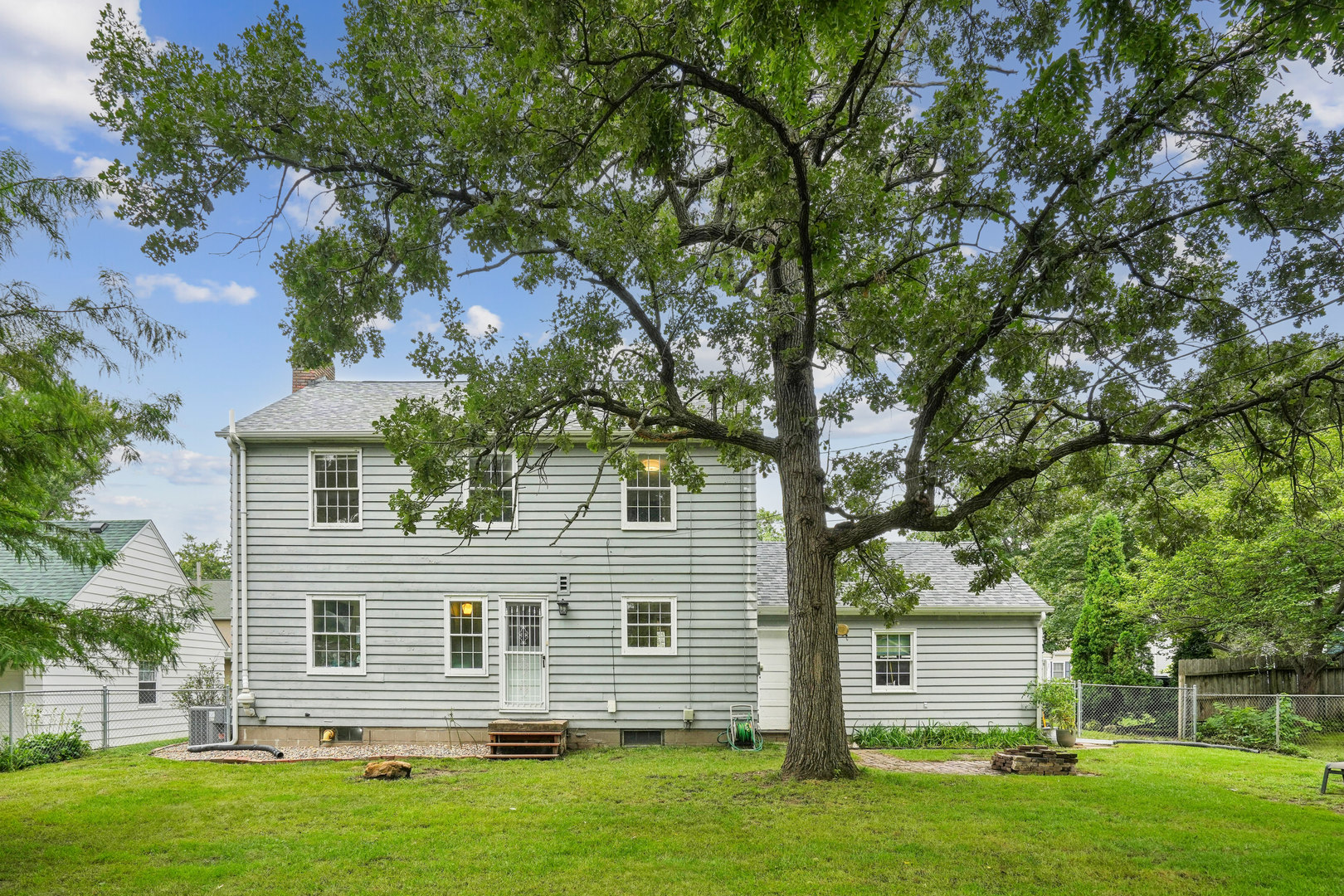 917 Holmes Street