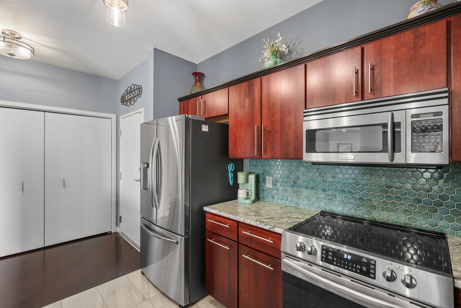 110 19th Street Unit: 301