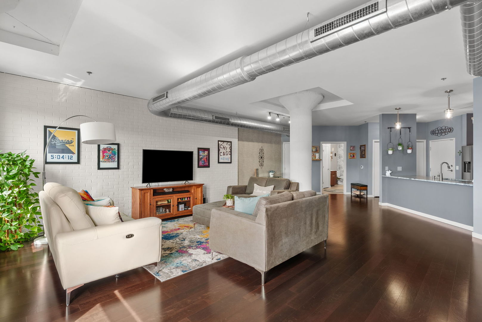 110 19th Street Unit: 301
