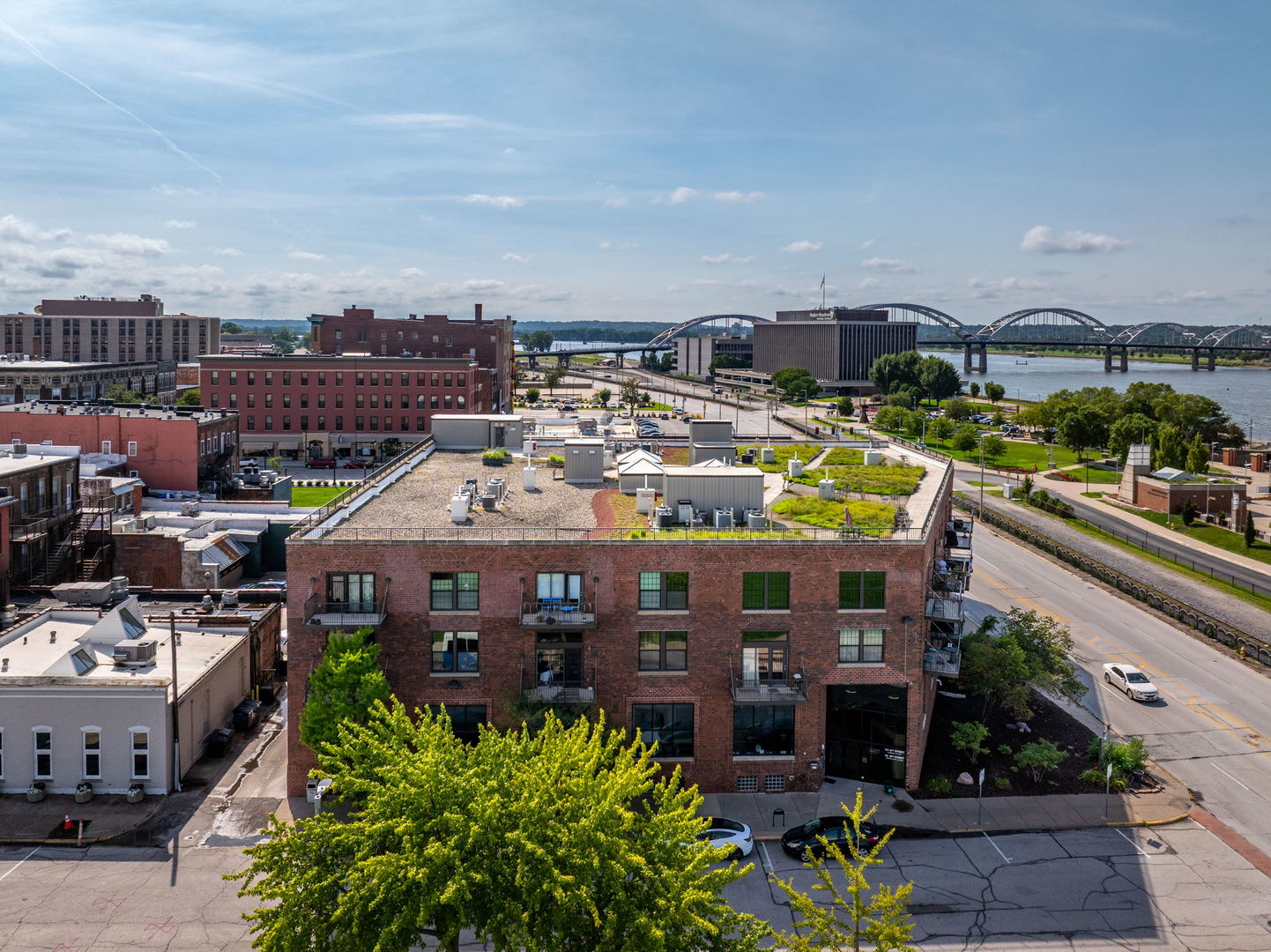 110 19th Street Unit: 301