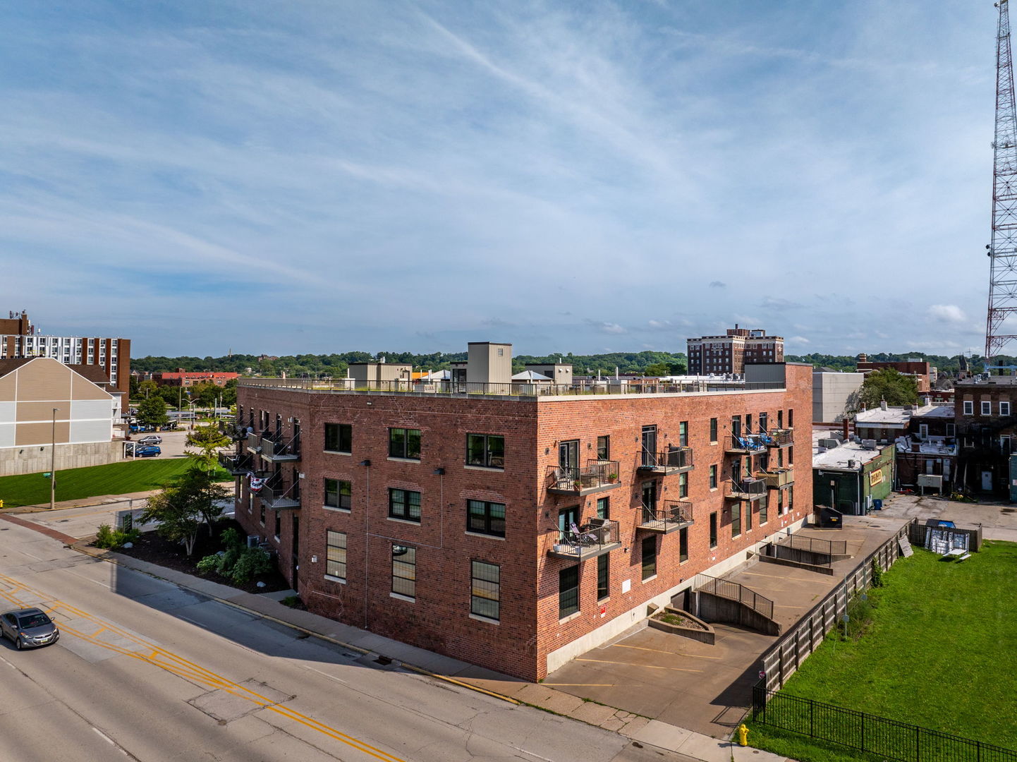 110 19th Street Unit: 301