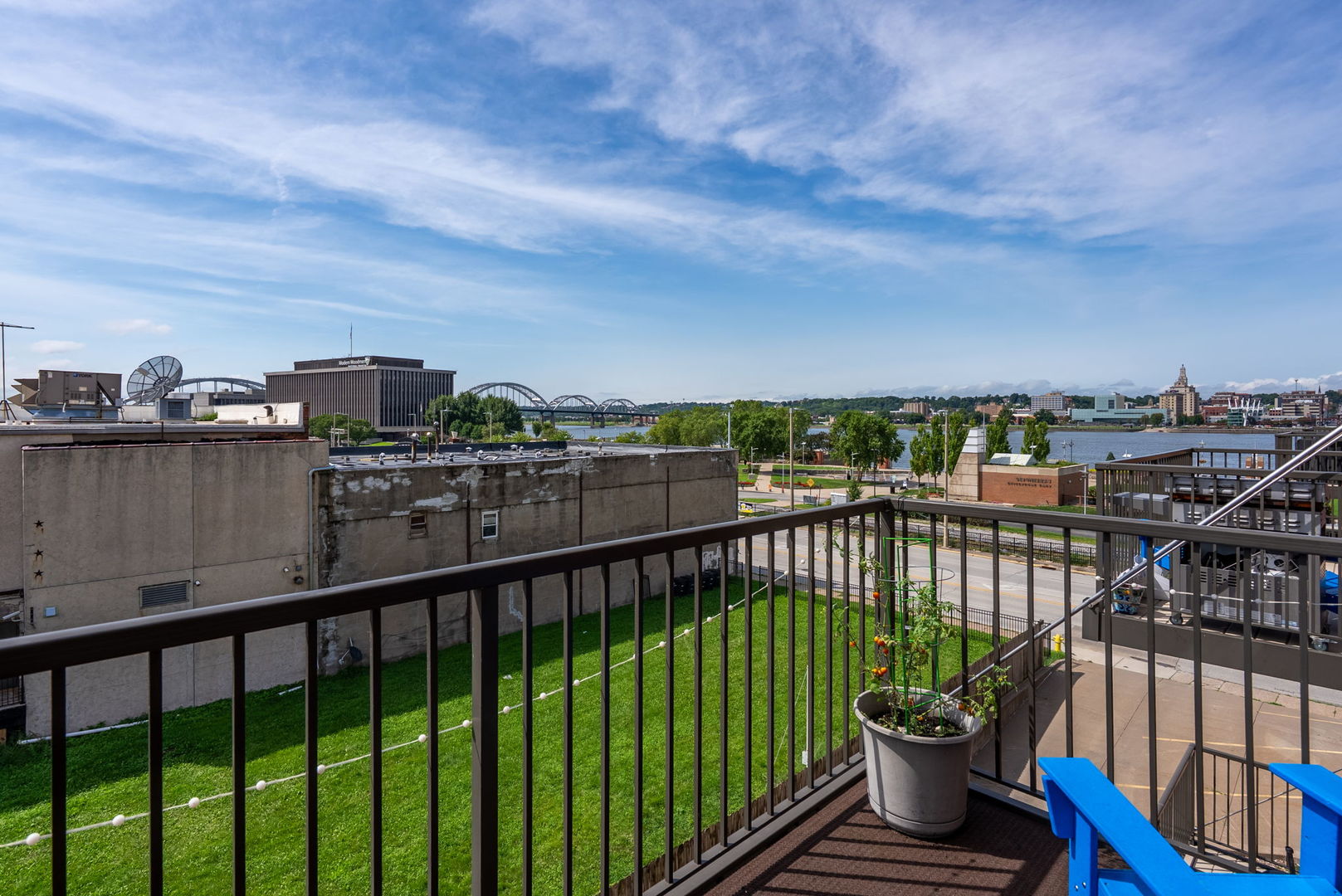 110 19th Street Unit: 301
