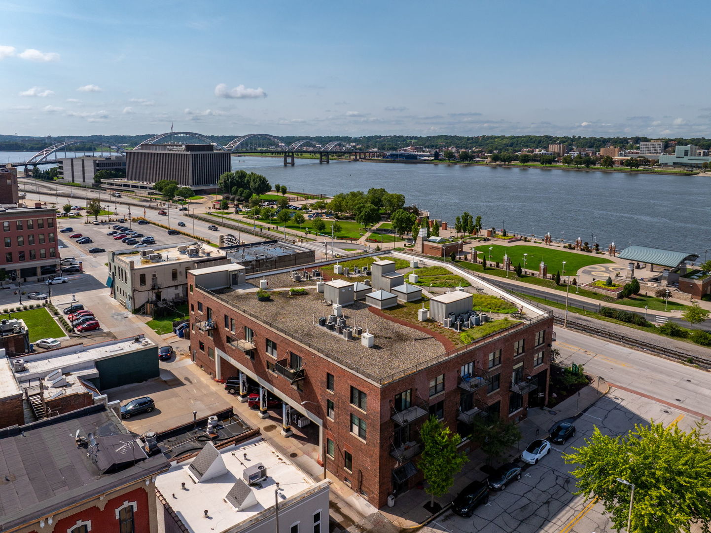 110 19th Street Unit: 301