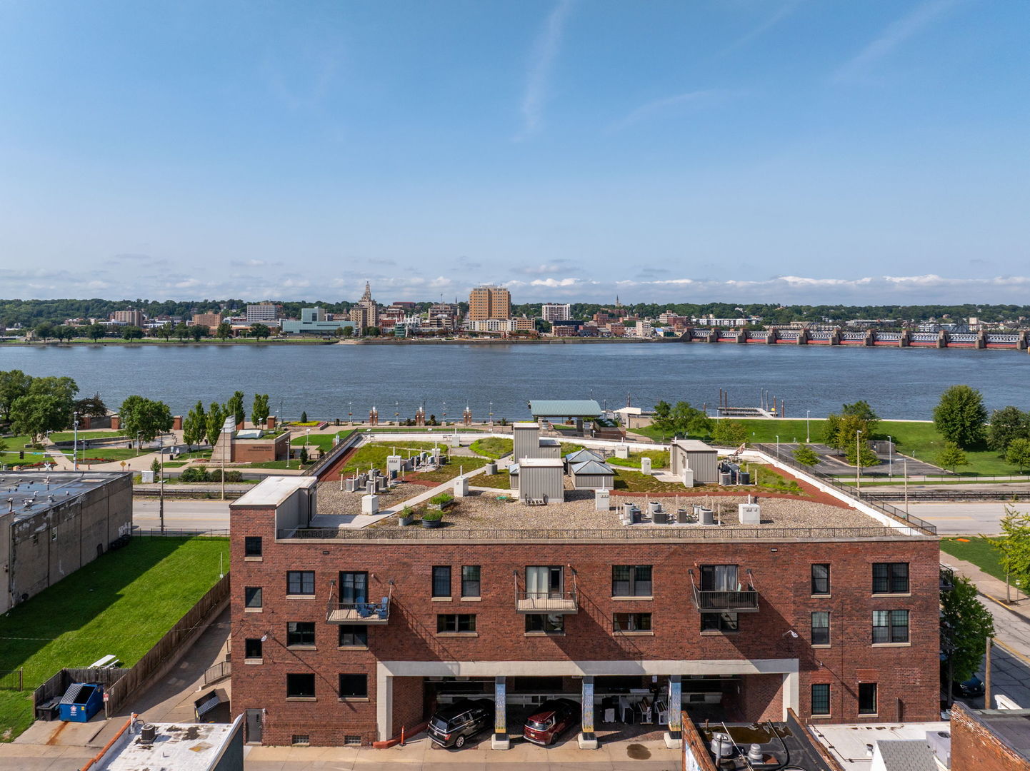 110 19th Street Unit: 301