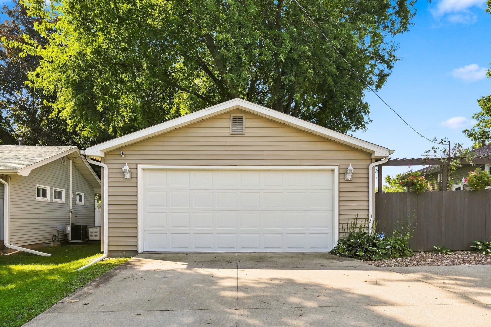 3326 10th Street
