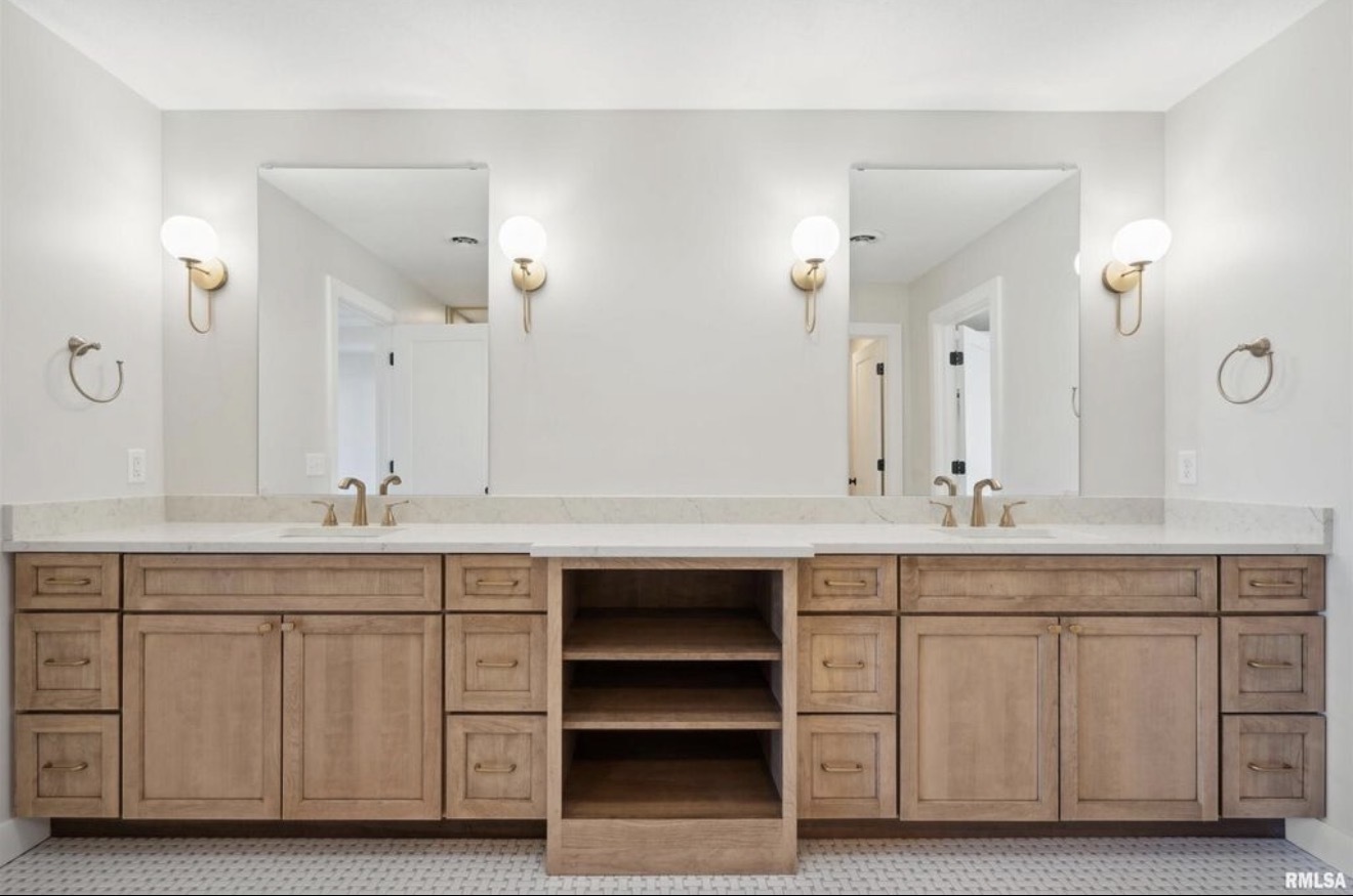 7208 Alvie Court