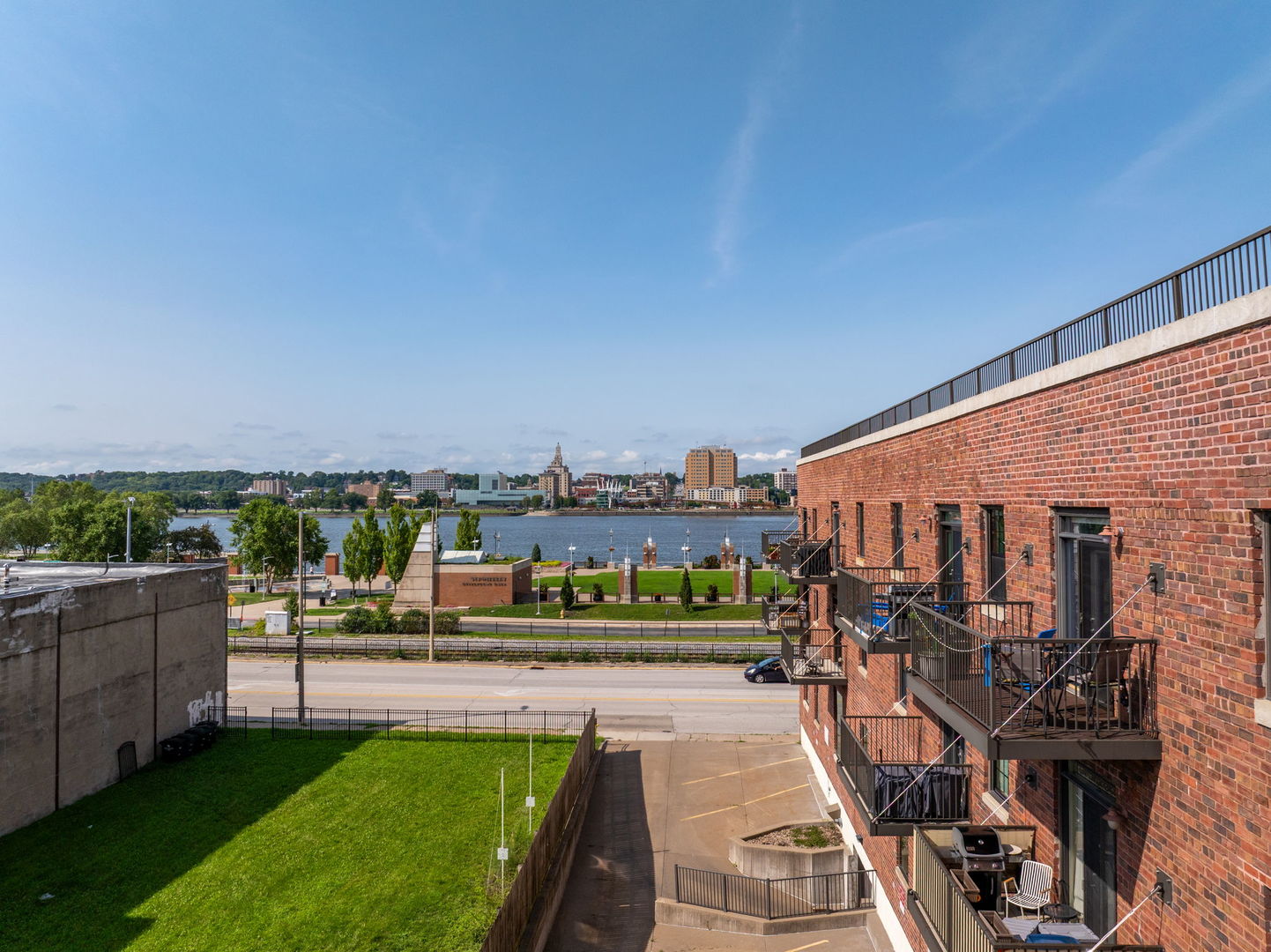 110 19th Street Unit: 302