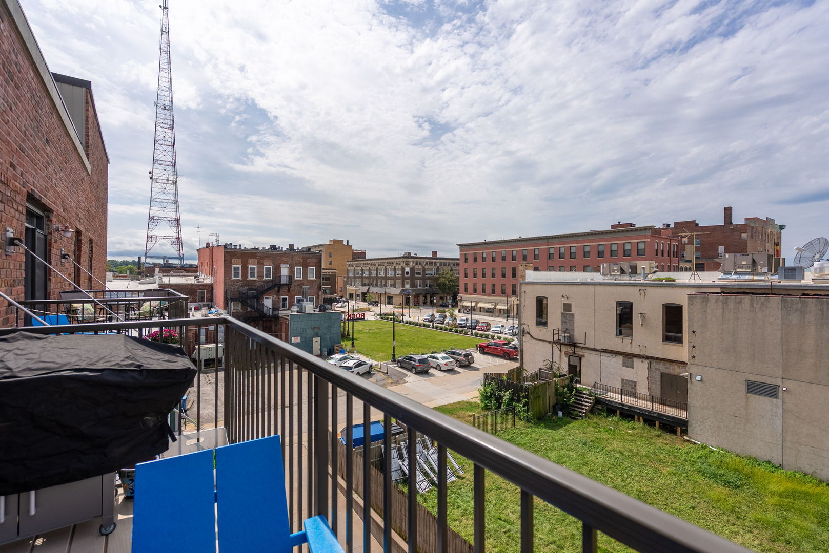 110 19th Street Unit: 302
