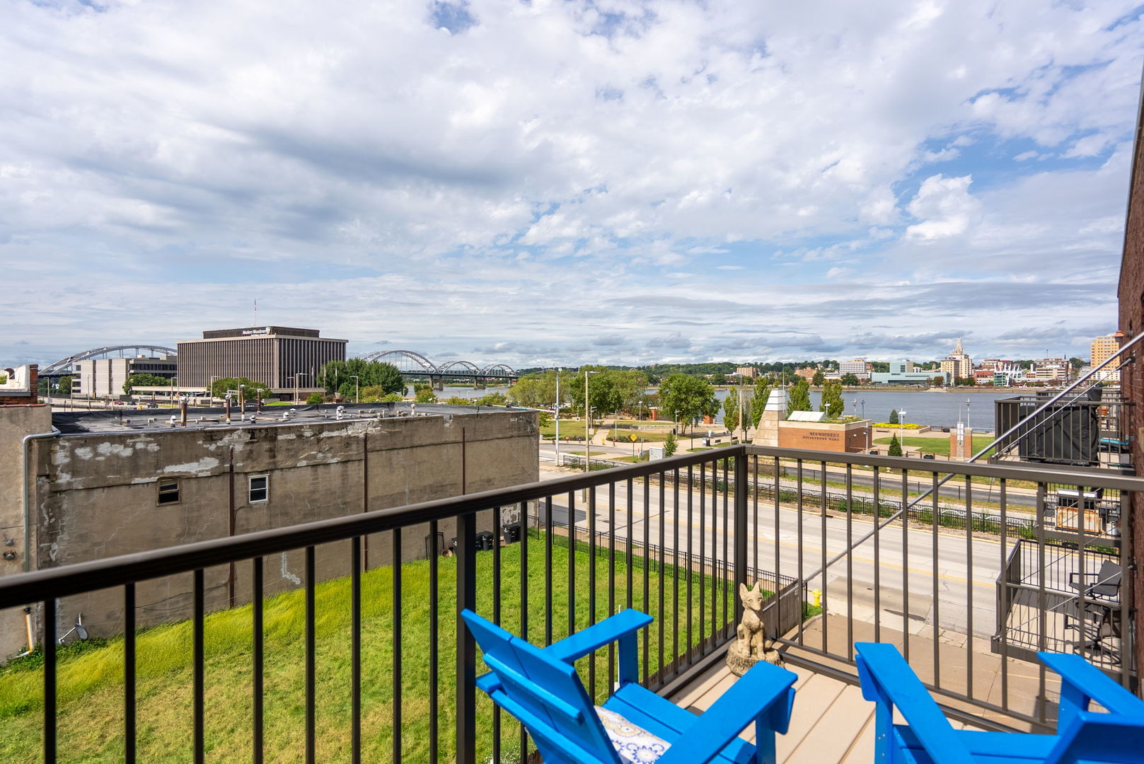 110 19th Street Unit: 302