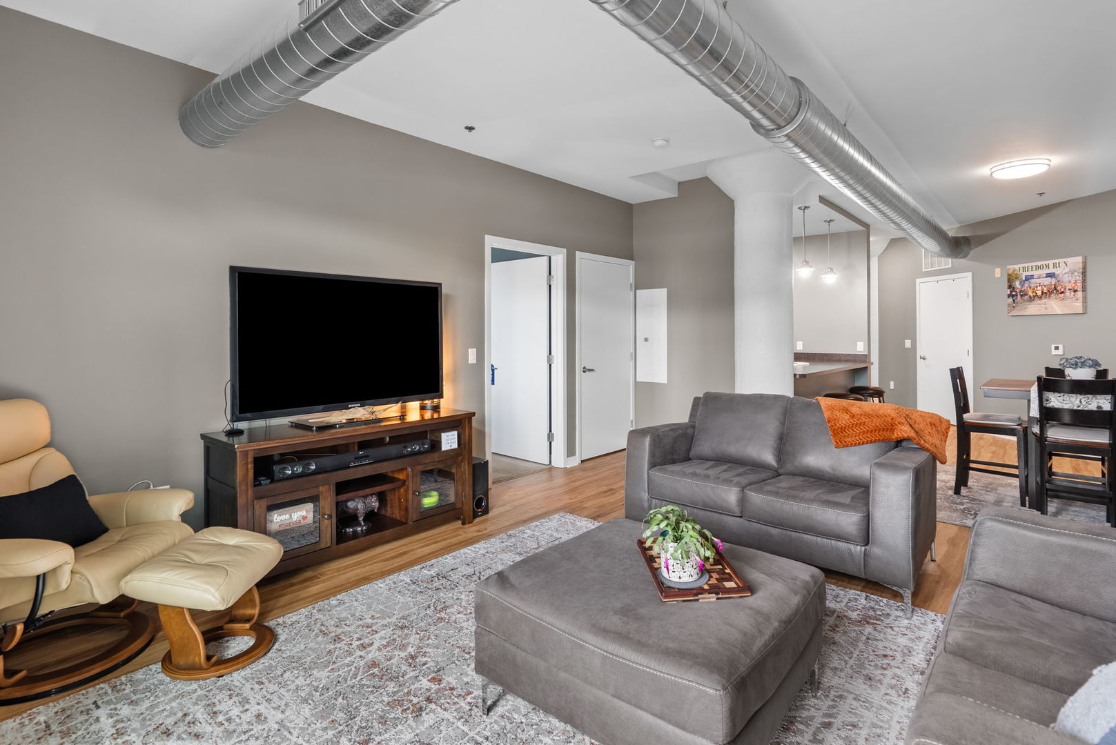 110 19th Street Unit: 302