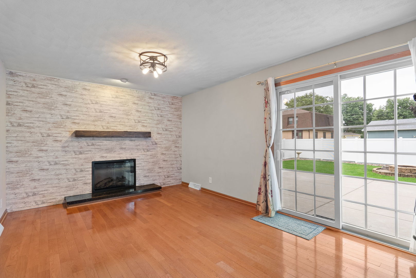 8520 18TH Street W
