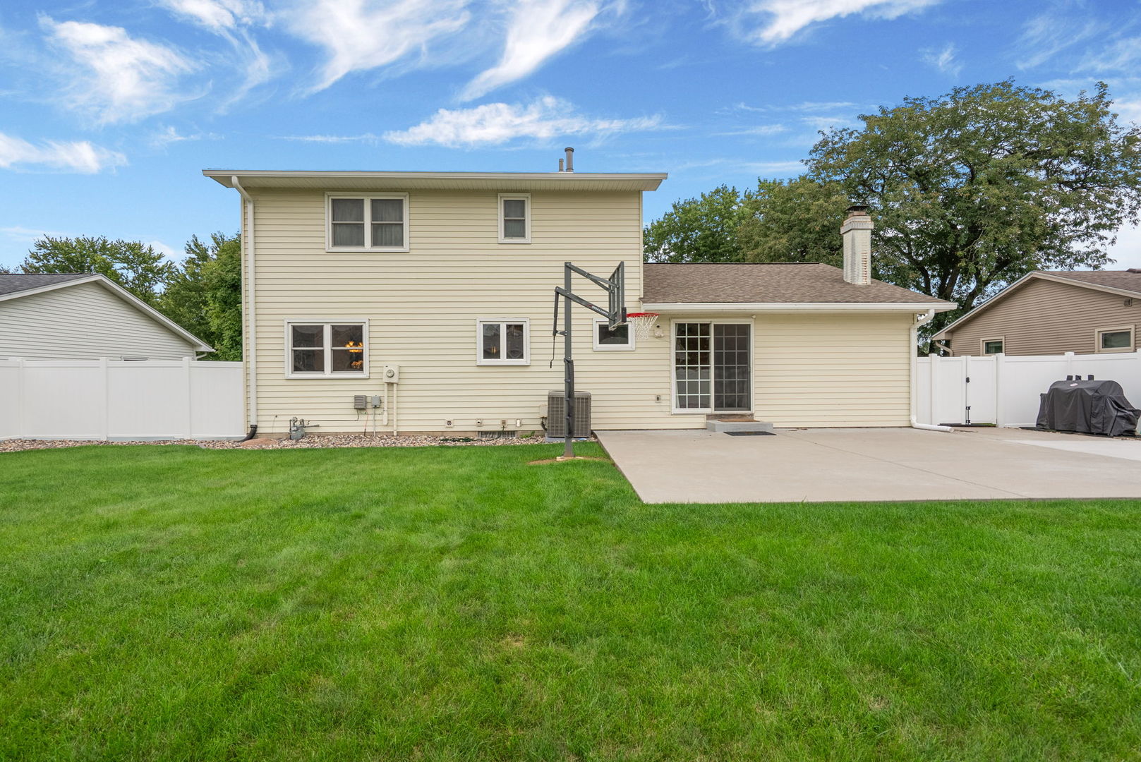 8520 18TH Street W