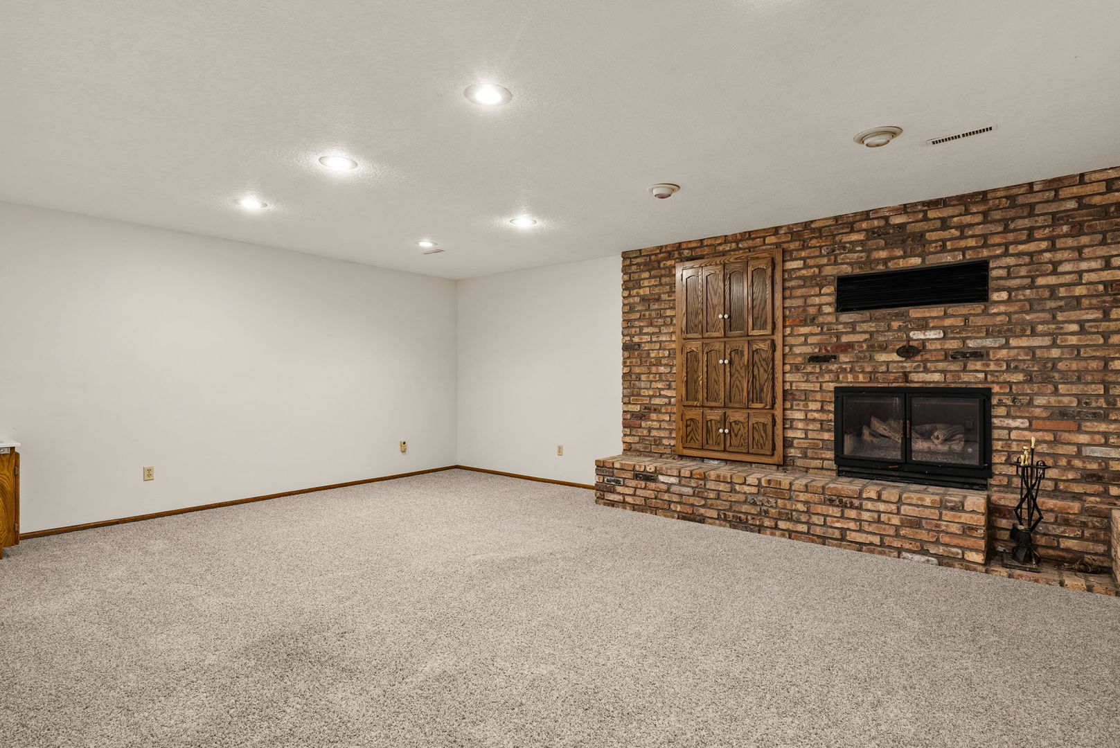 4005 Lakehurst Court
