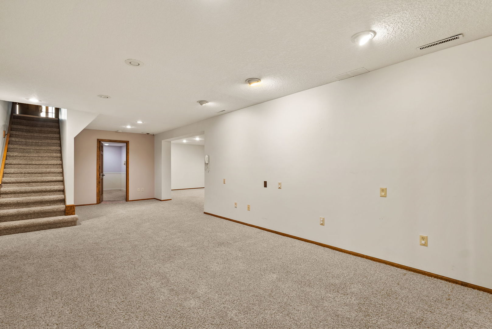 4005 Lakehurst Court