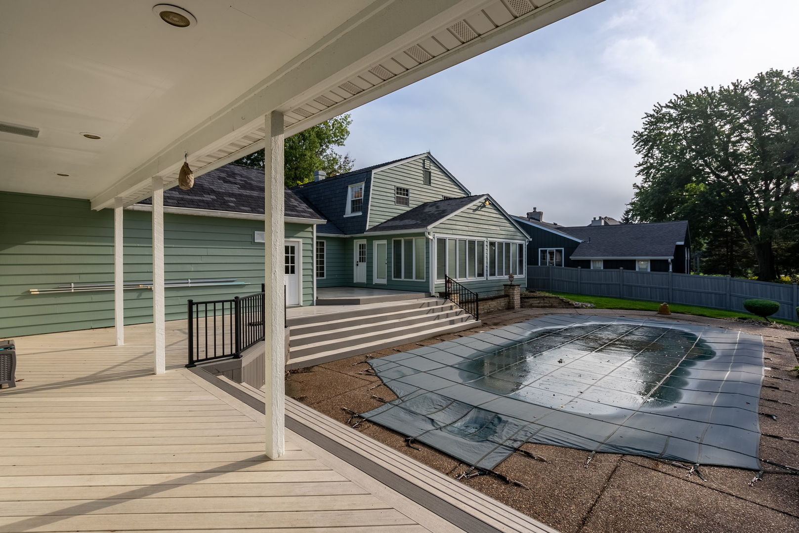 4005 Lakehurst Court