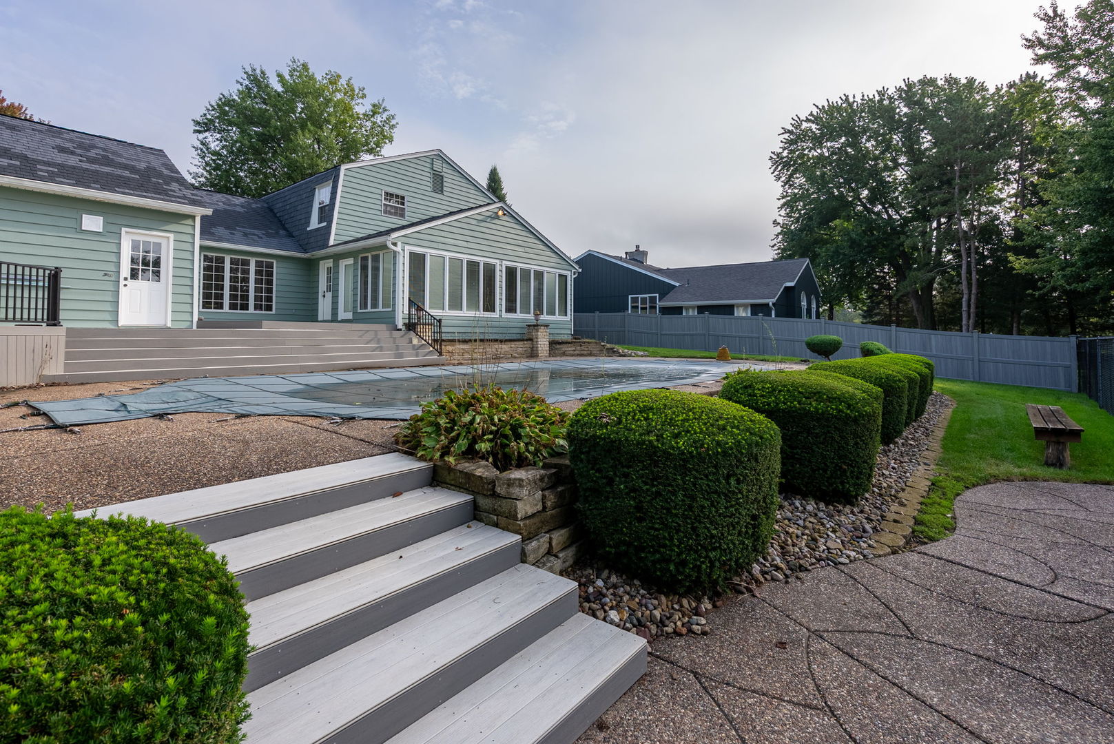 4005 Lakehurst Court