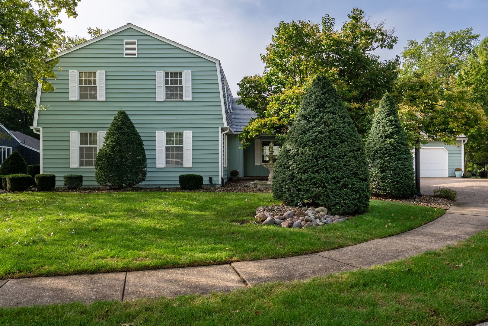 4005 Lakehurst Court