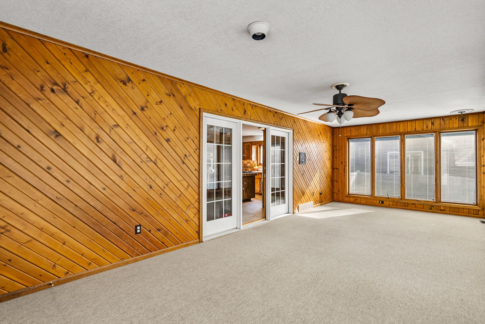 4005 Lakehurst Court