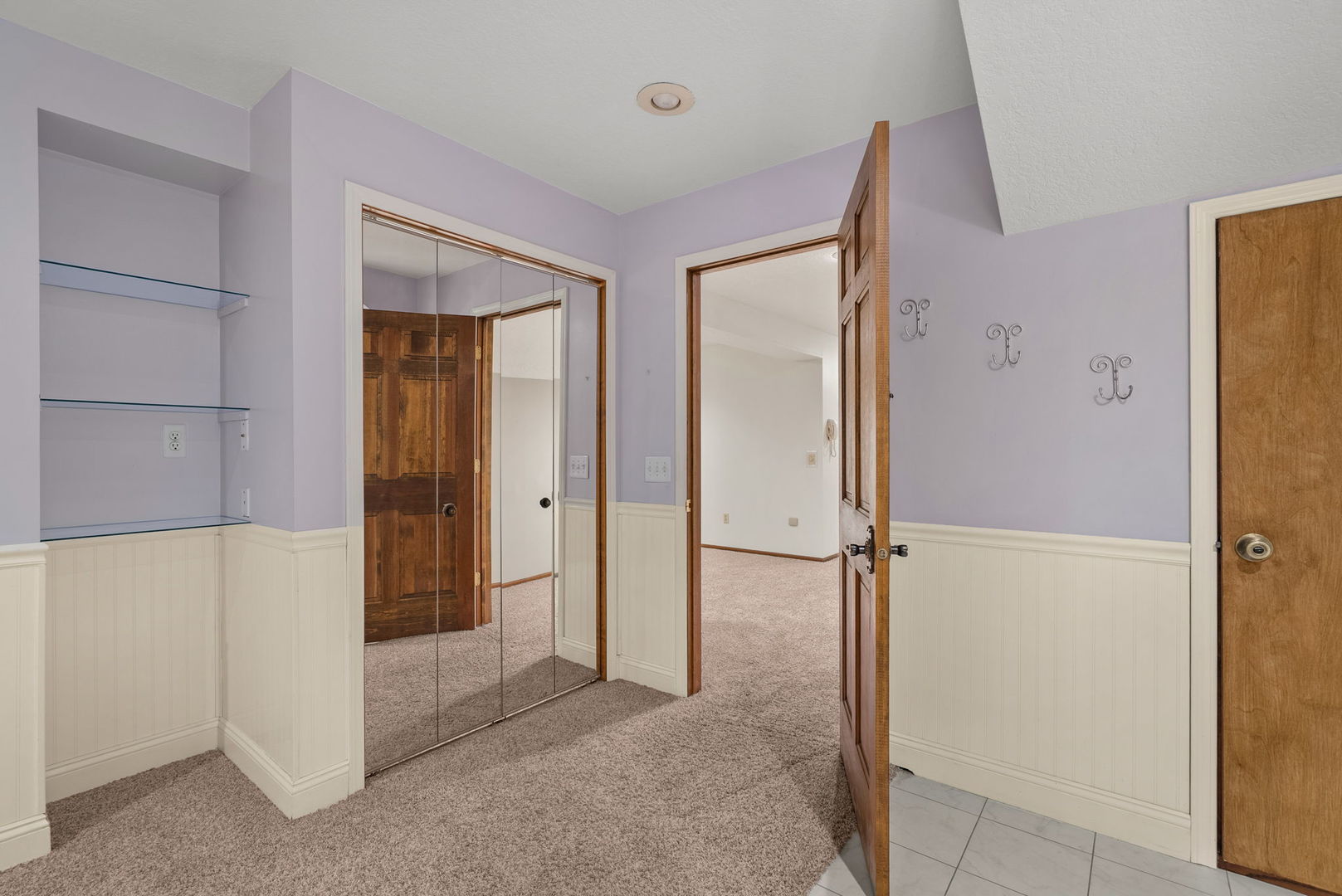 4005 Lakehurst Court
