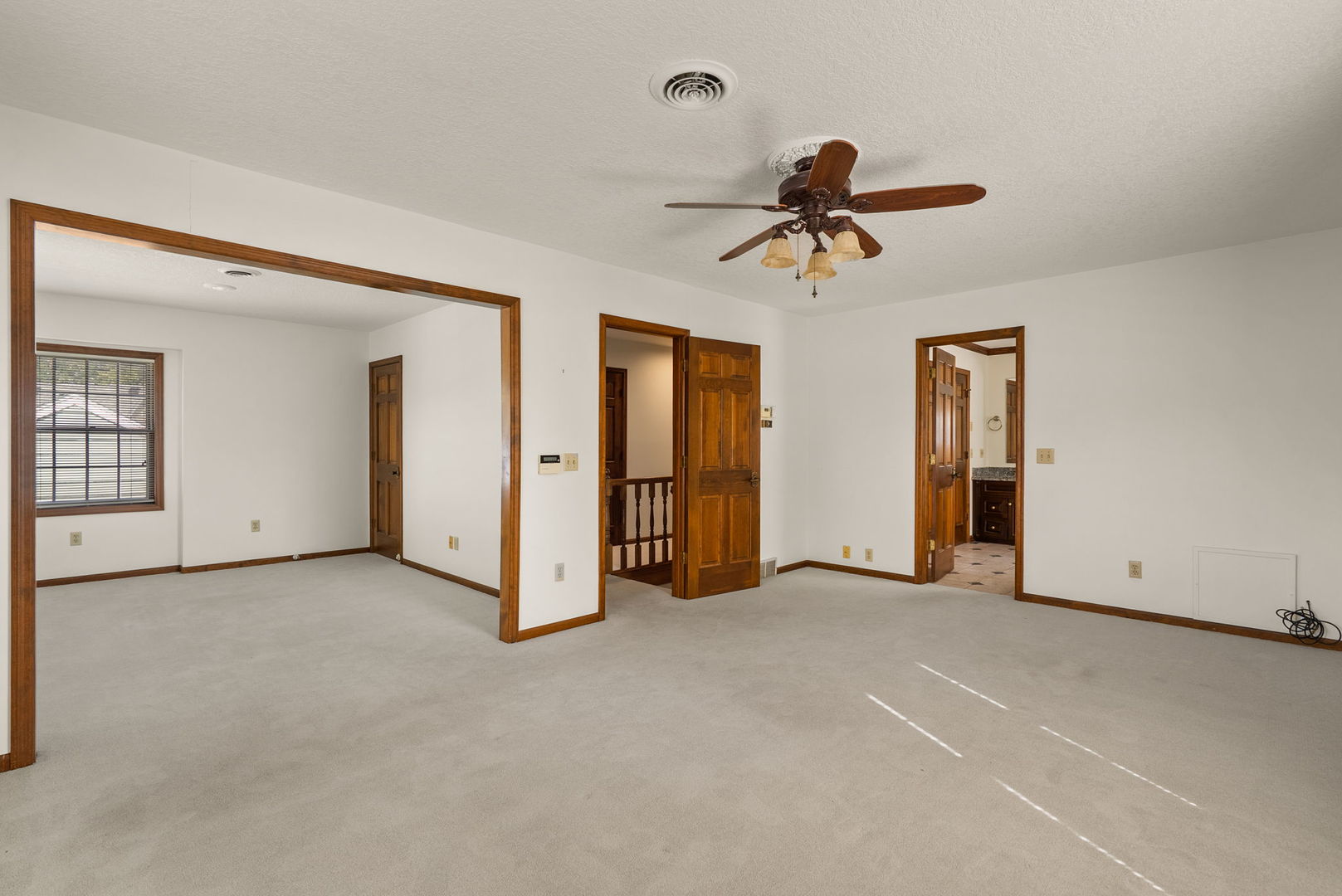 4005 Lakehurst Court
