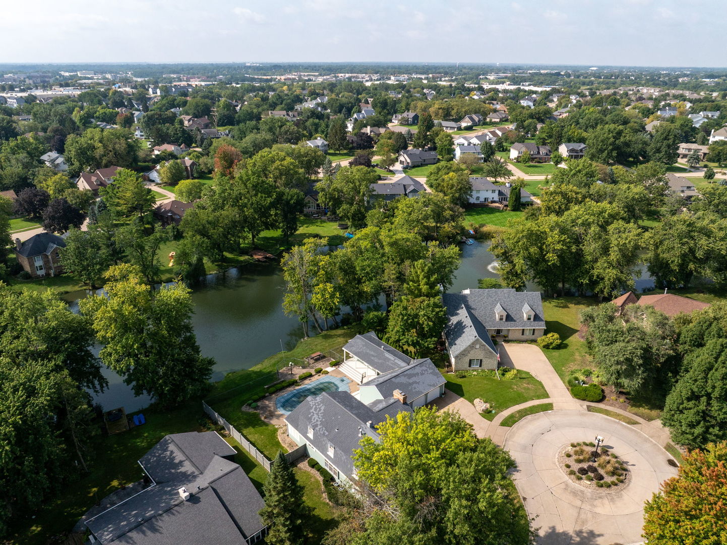 4005 Lakehurst Court