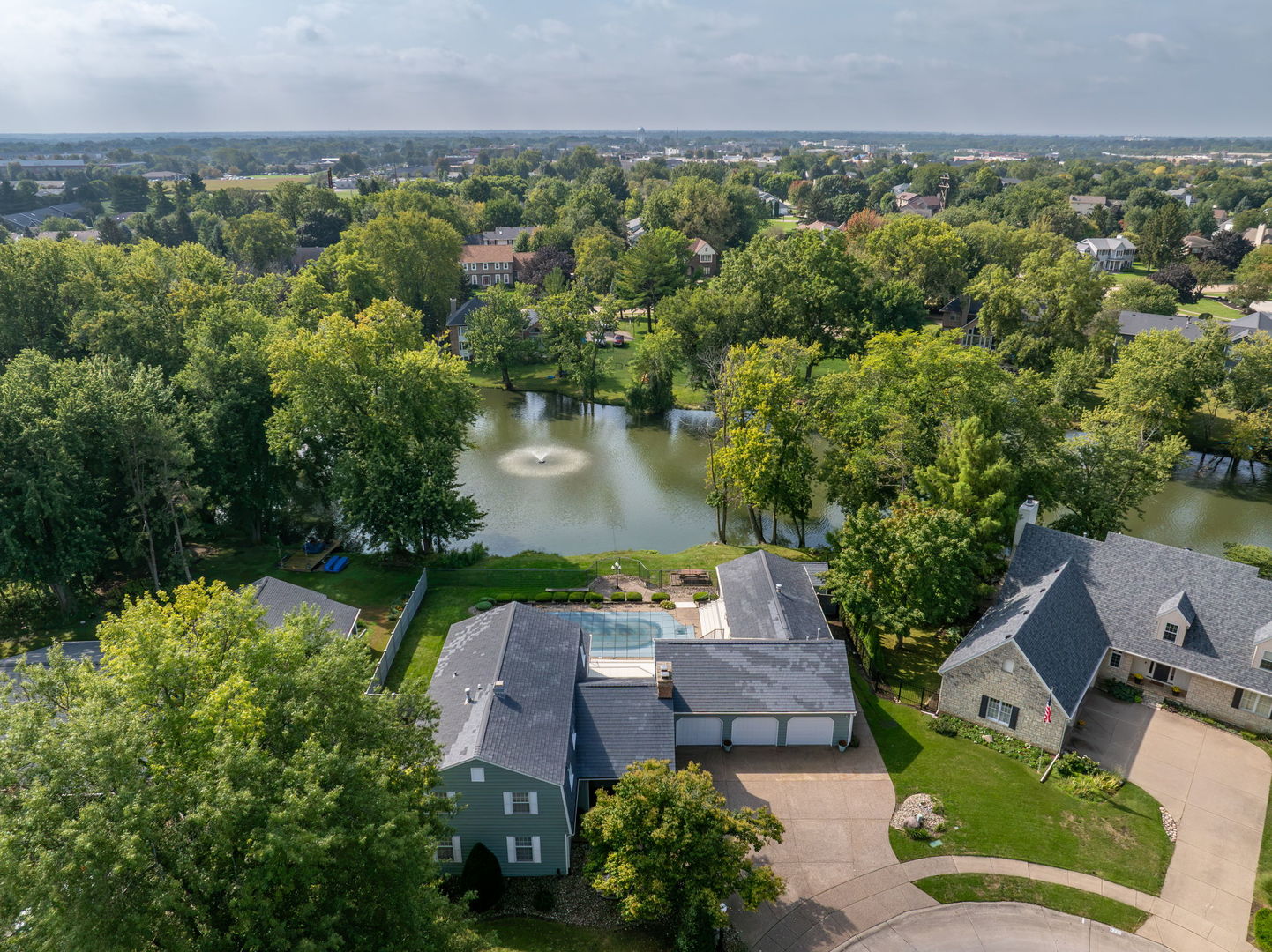 4005 Lakehurst Court