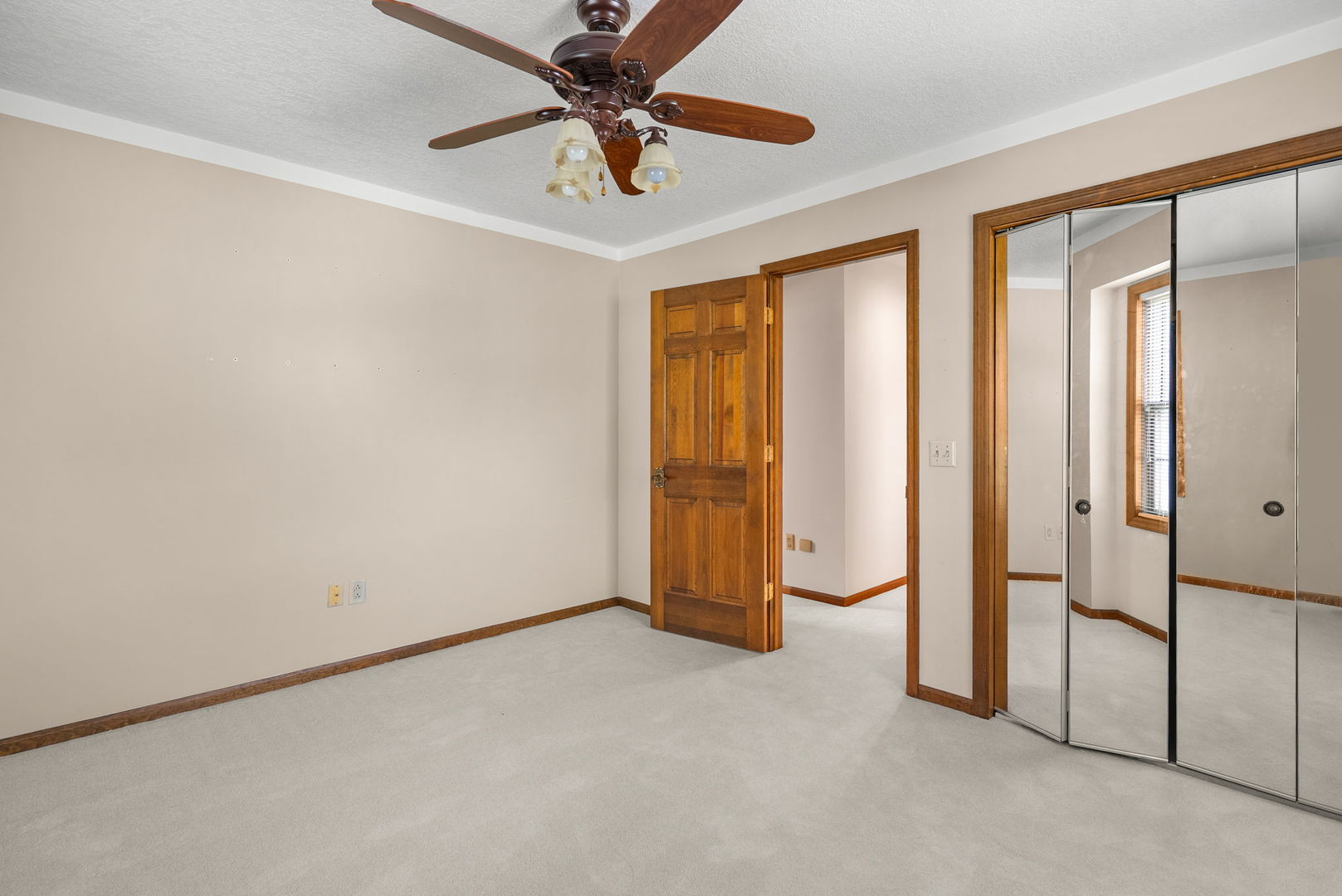 4005 Lakehurst Court