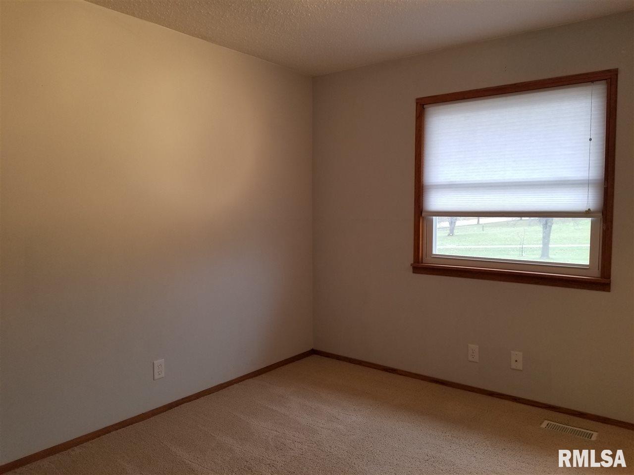 1855 QUEENS Drive