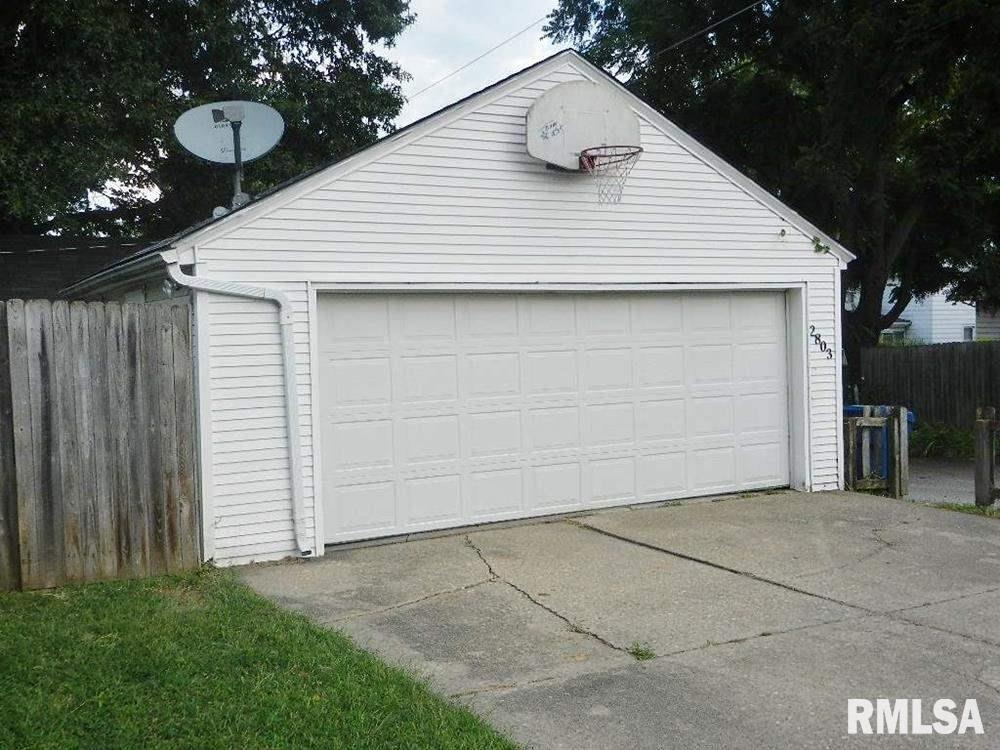 2803 TREMONT Avenue