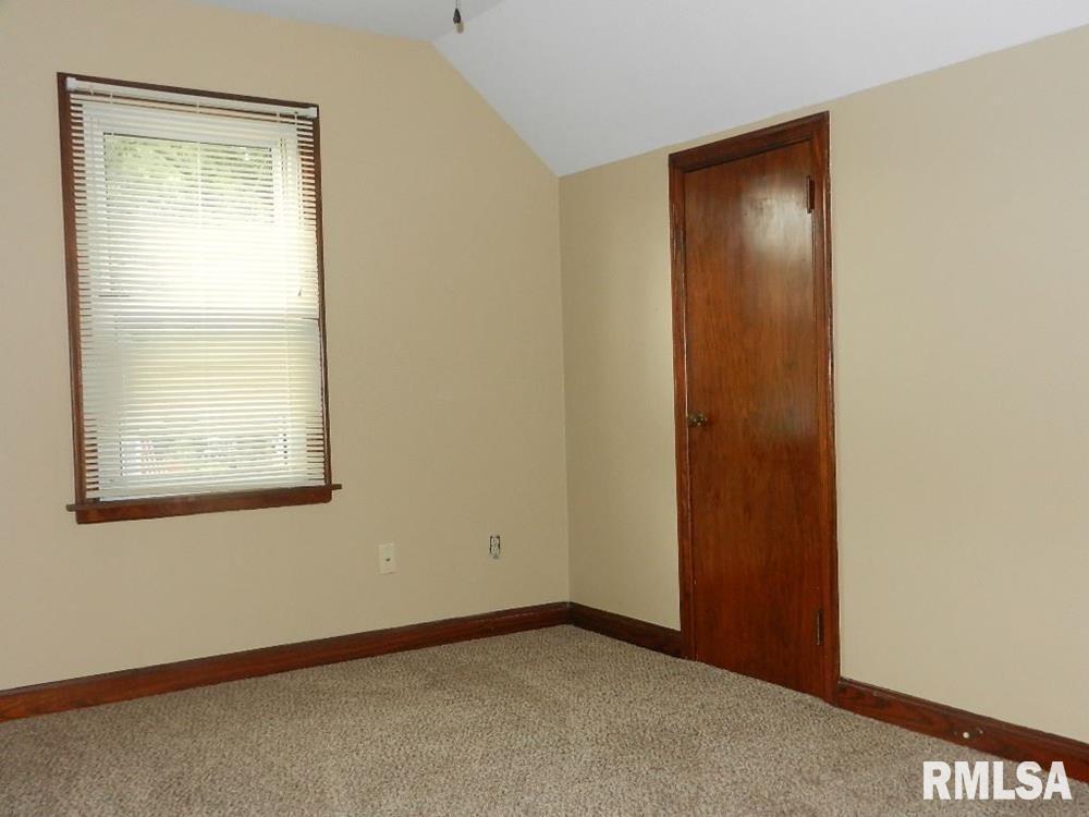 2803 TREMONT Avenue
