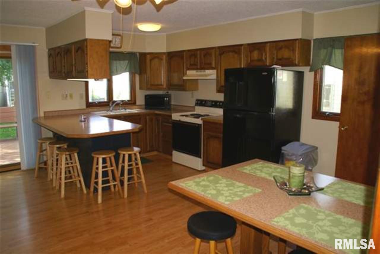 337 W 32ND Street