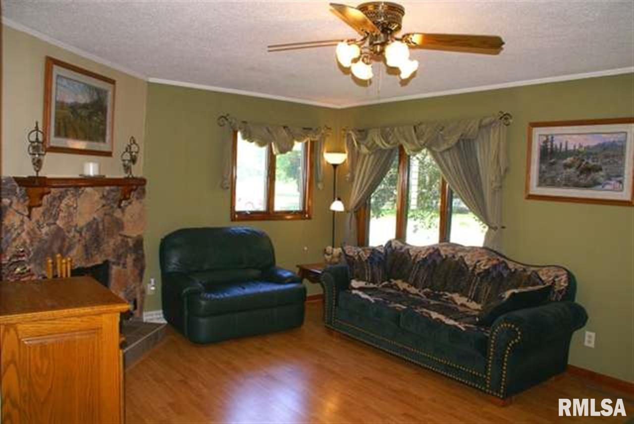 337 W 32ND Street