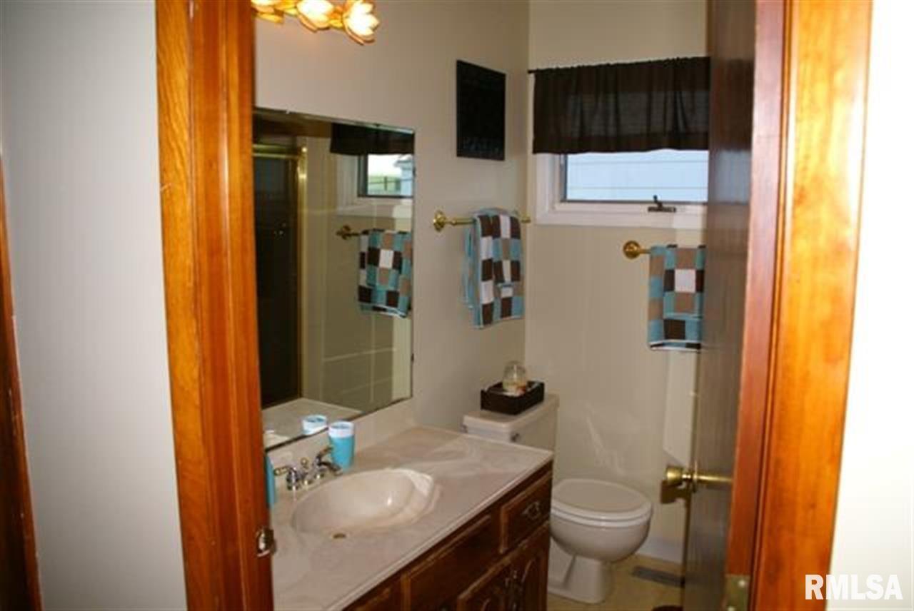 337 W 32ND Street