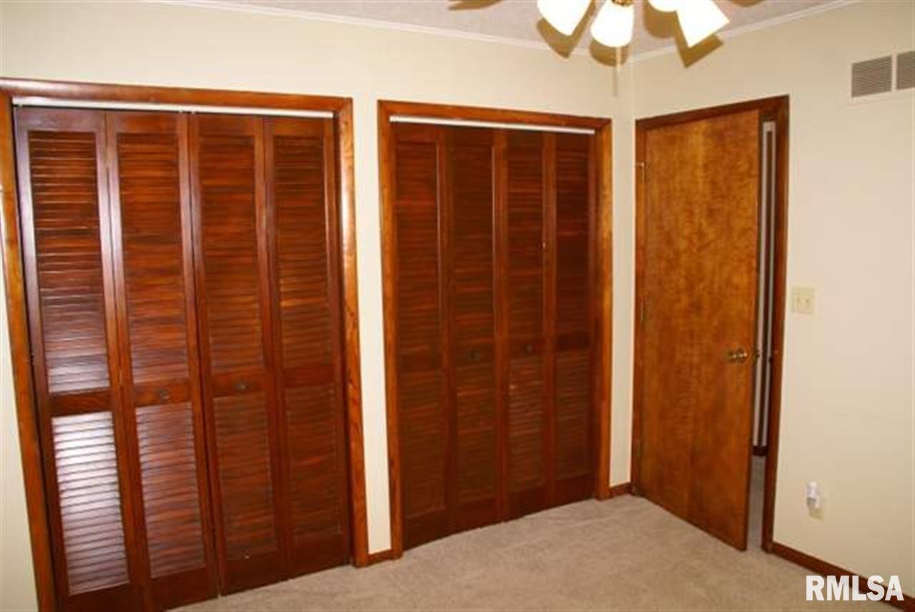 337 W 32ND Street