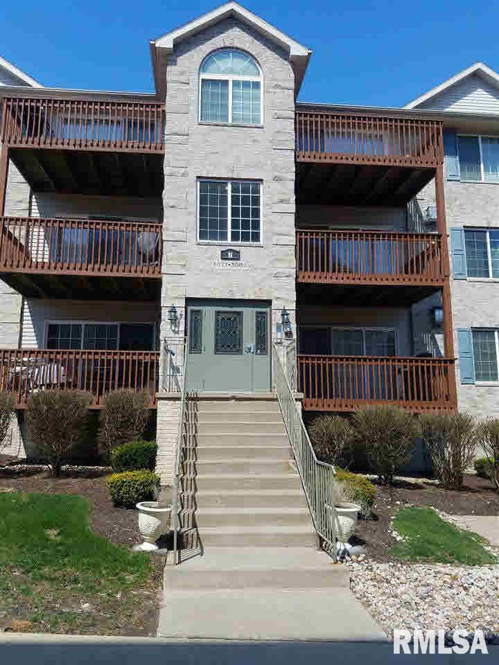 3076 HOLIDAY Court