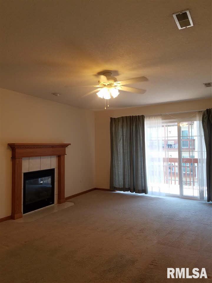 3076 HOLIDAY Court