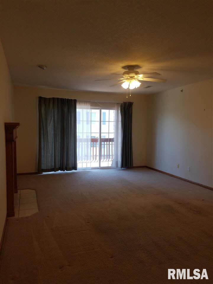 3076 HOLIDAY Court