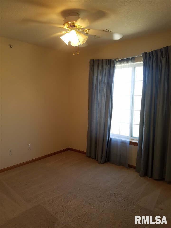 3076 HOLIDAY Court