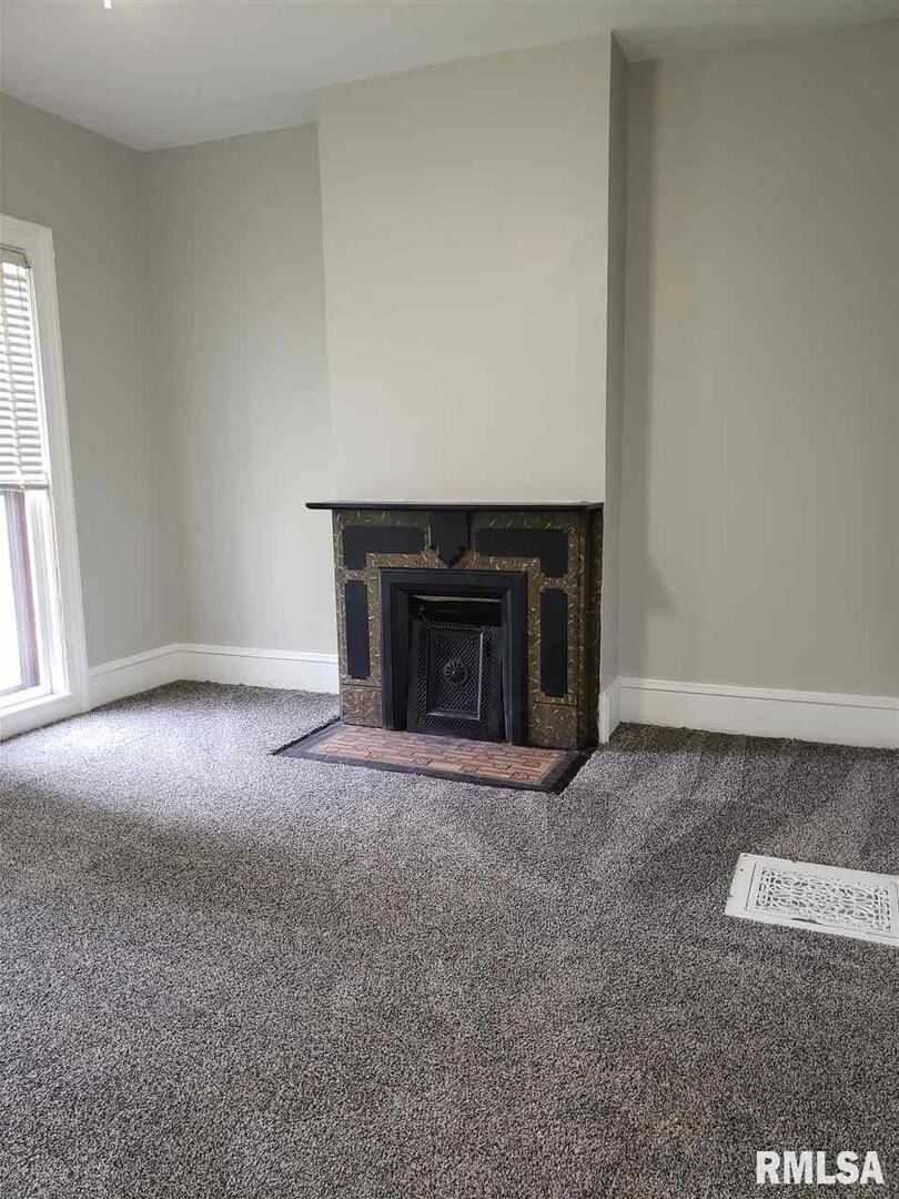 409 E 14TH Street Unit: 1