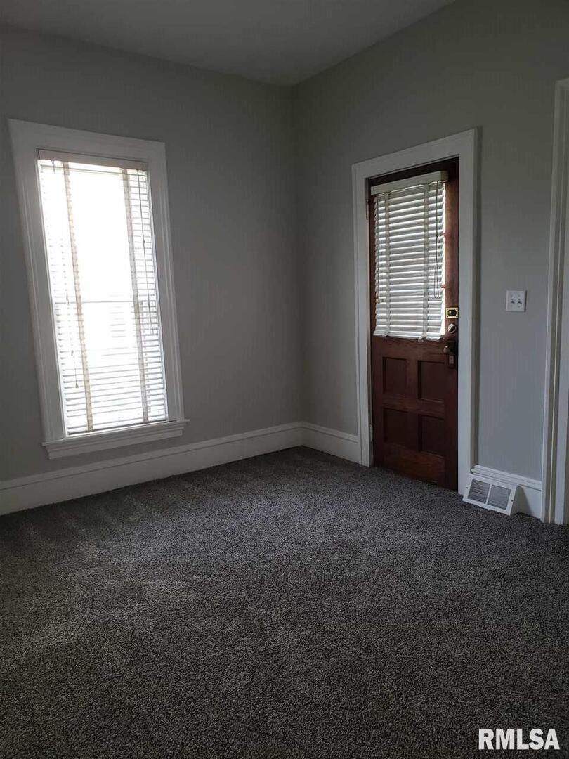 409 E 14TH Street Unit: 1