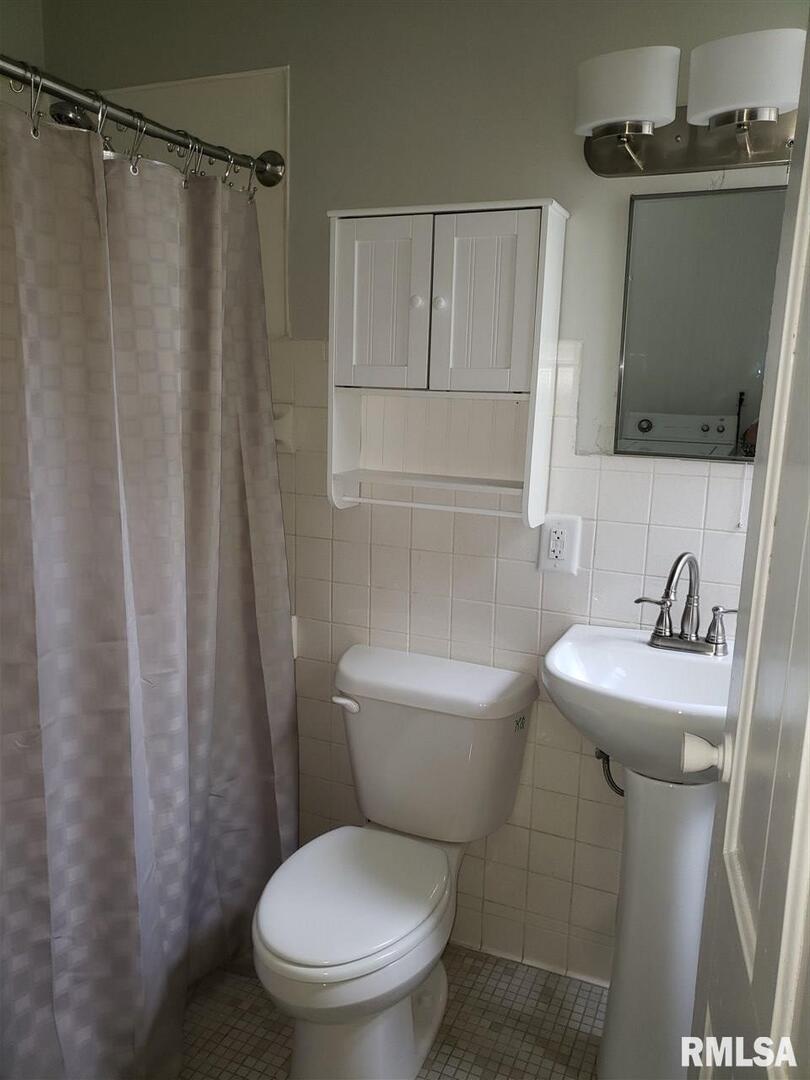 409 E 14TH Street Unit: 1