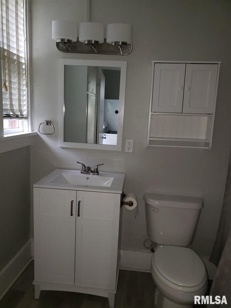409 E 14TH Street Unit: 1