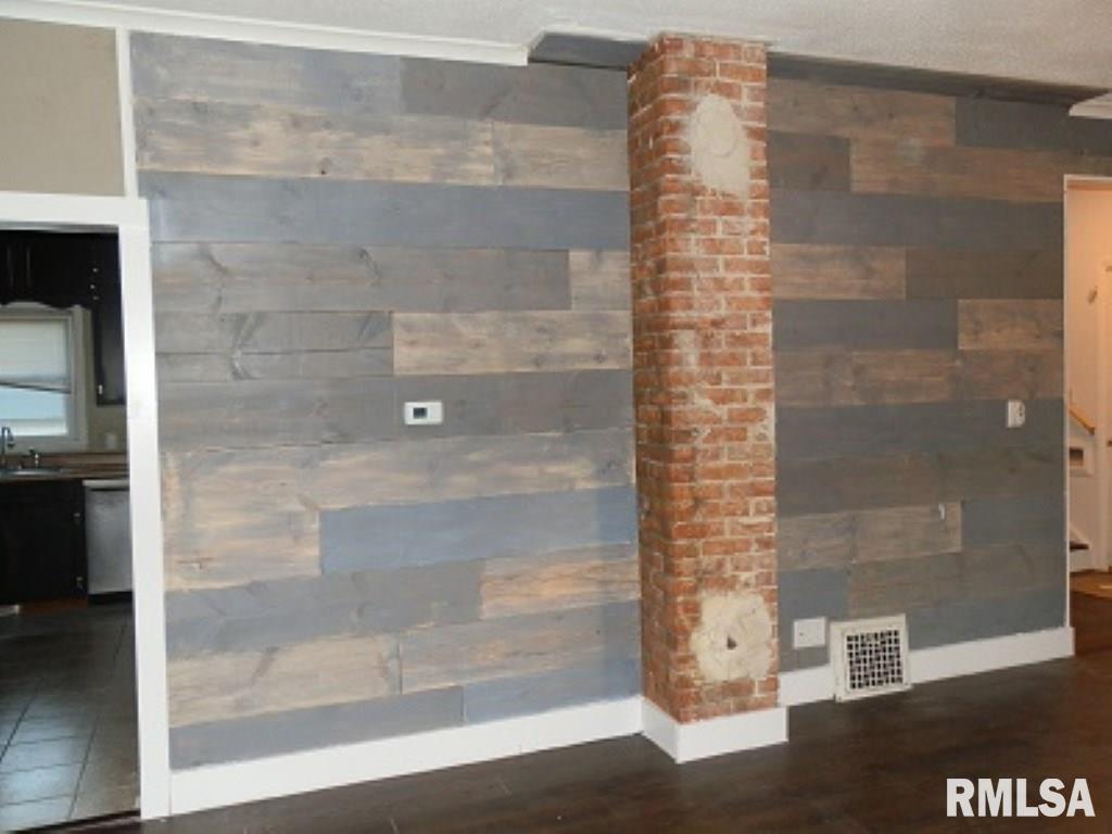 316 W 30TH Street