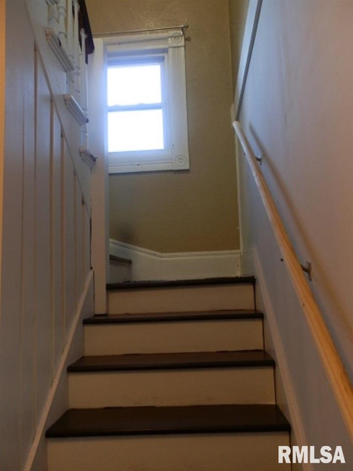 316 W 30TH Street