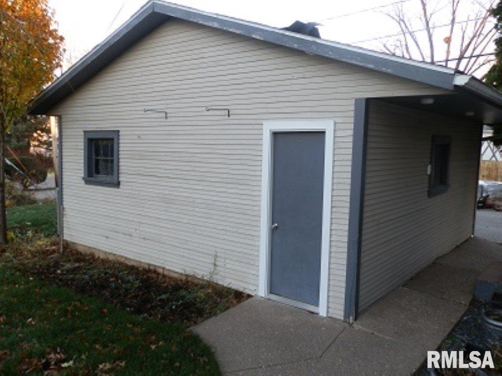 316 W 30TH Street