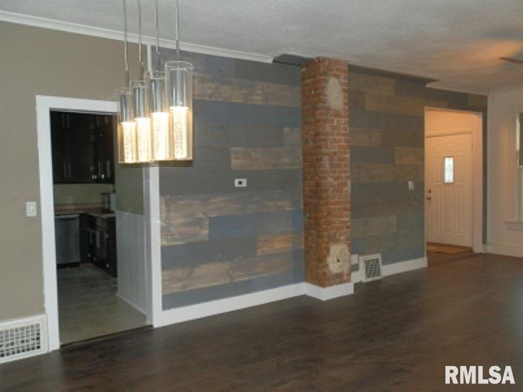 316 W 30TH Street